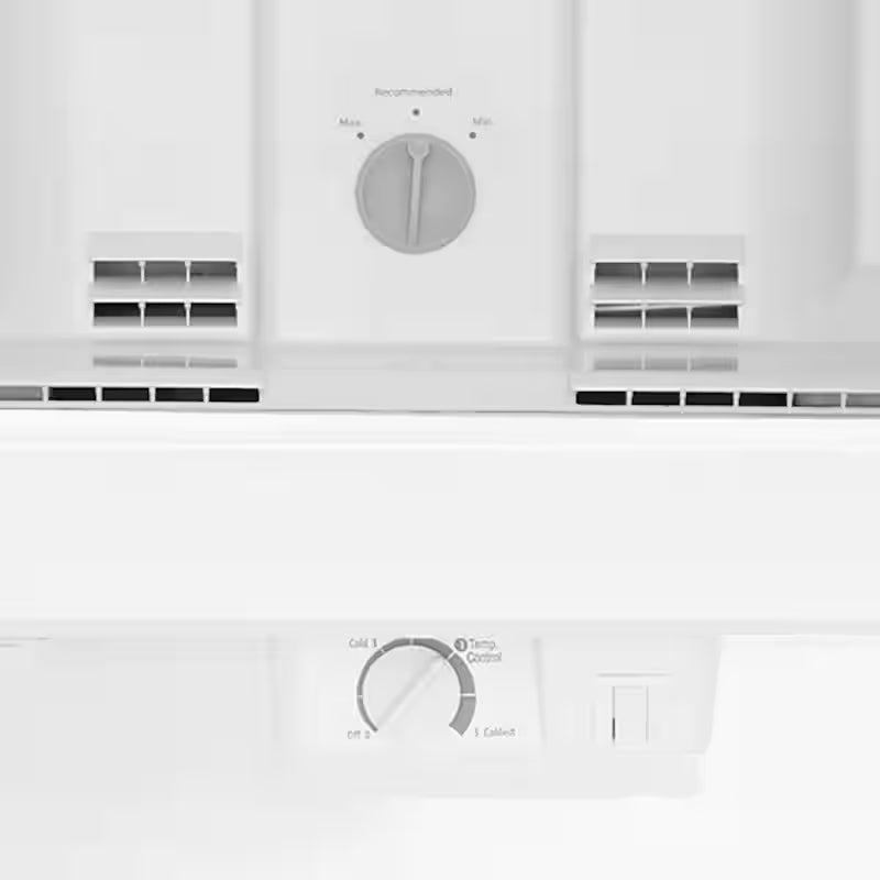 Top Freezer Refrigerator in White A1293