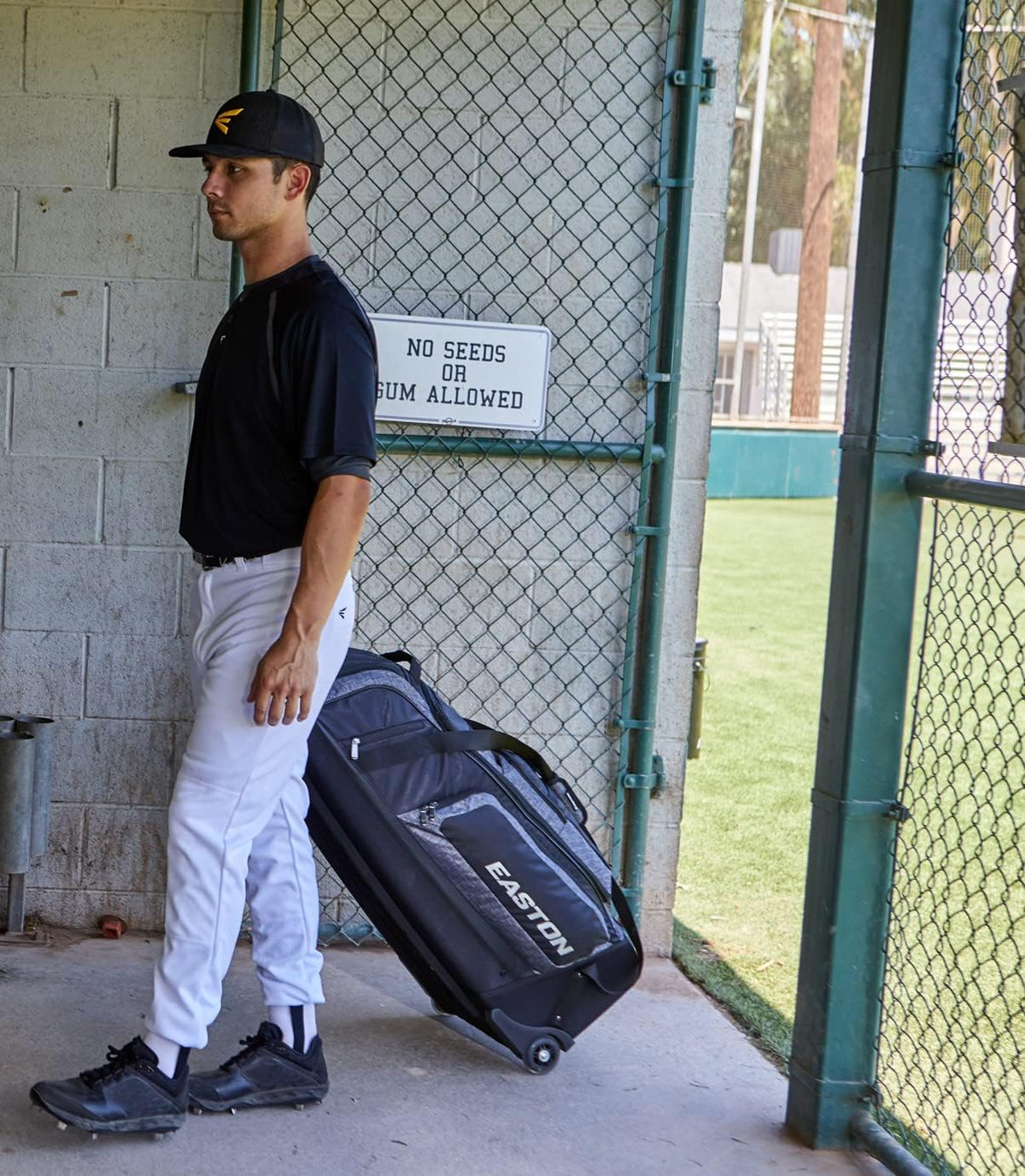 Black Wheeled Equipment Bag Y491918