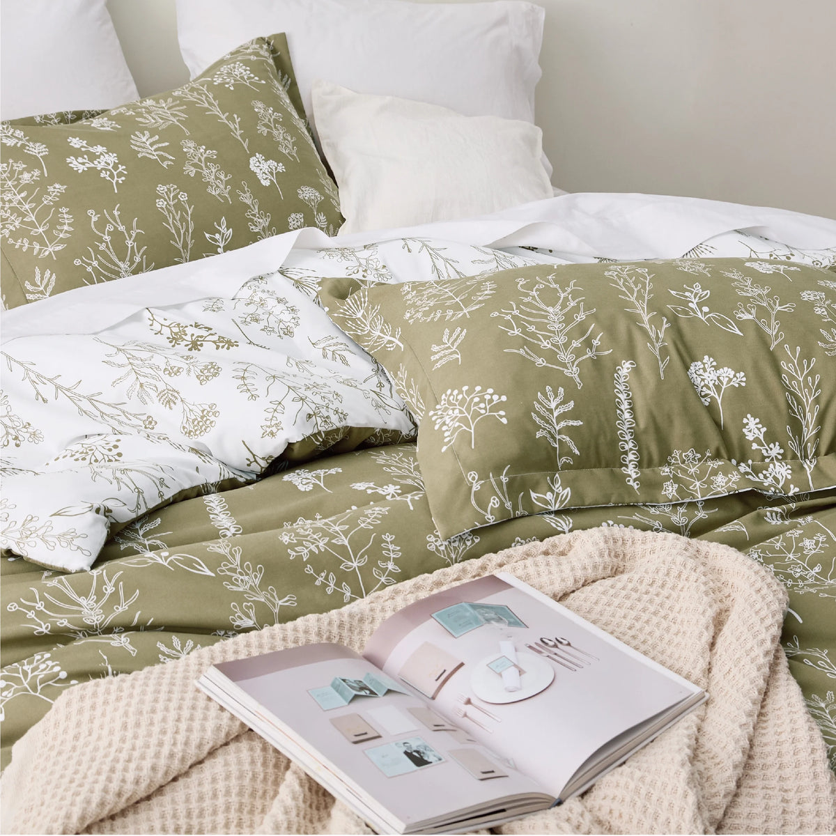 Sage Green Floral Queen Size Comforter Set J91147