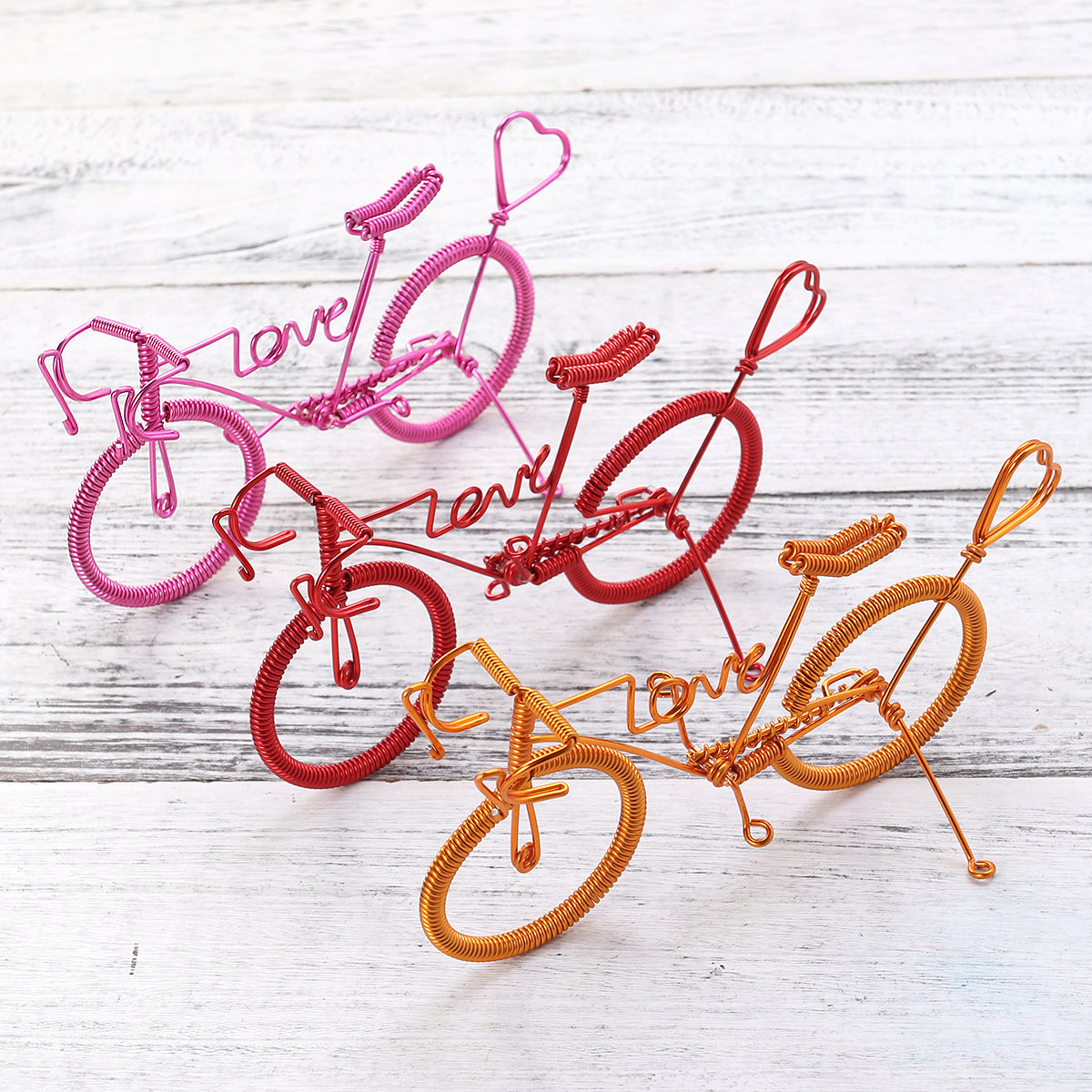 Red Metal Crafts Figurine Ornaments P907