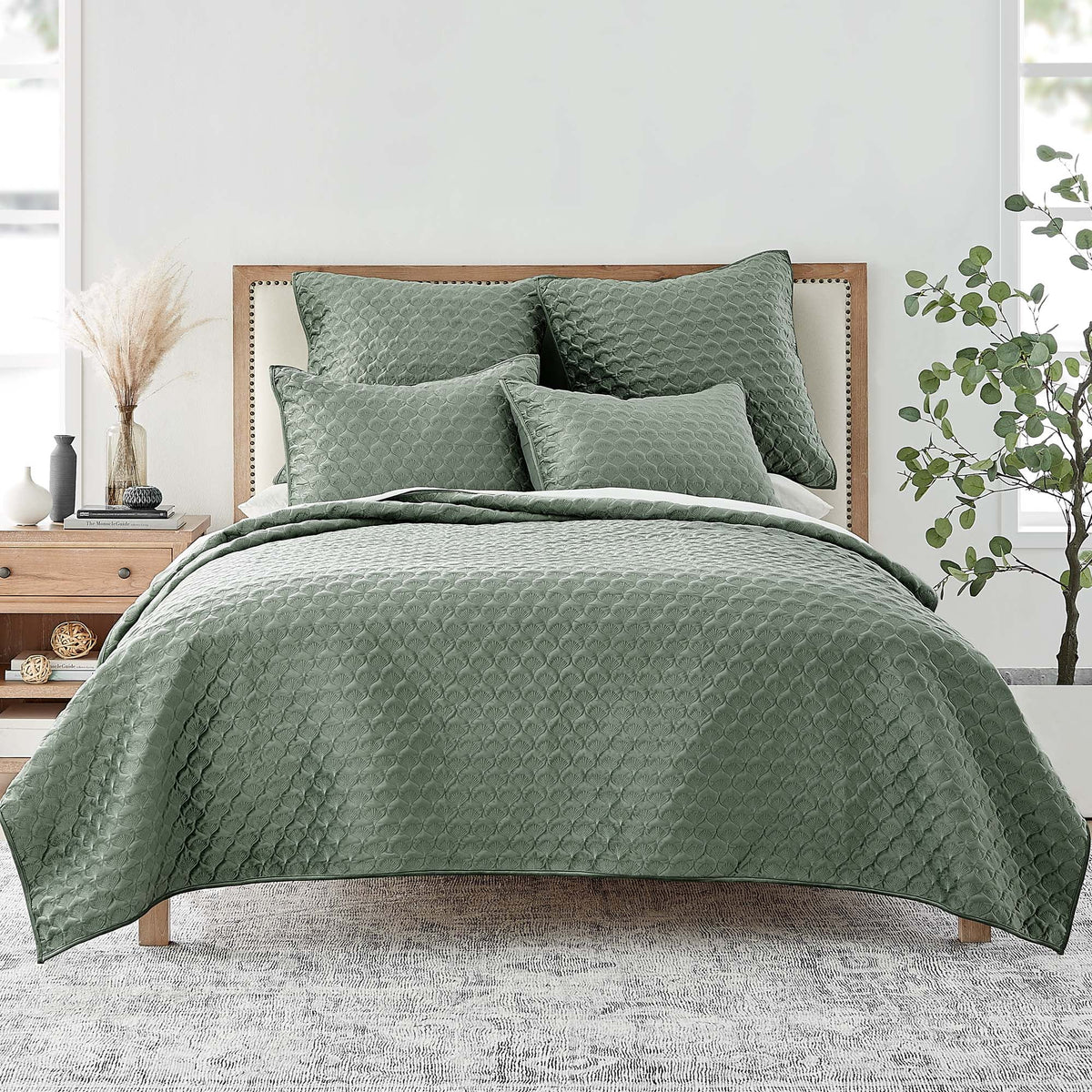 Full/Queen Quilted Velvet Seafoam Green Quilt O622347