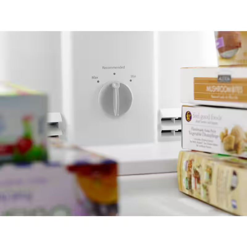 Top Freezer Refrigerator in White A1293
