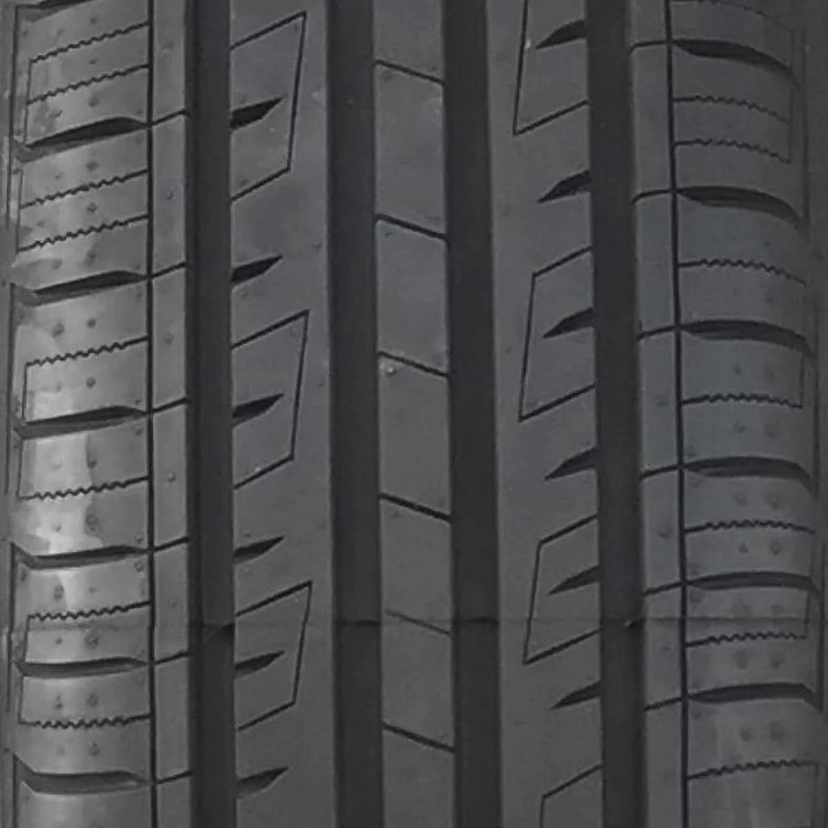 205/65R16 Tire L559511