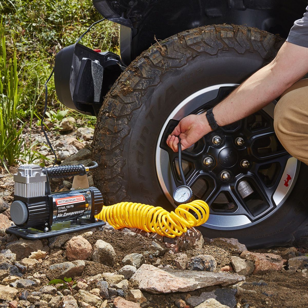 12V 150 PSI Compact Air Compressor Q97977